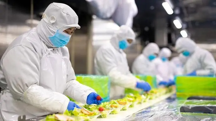 中央廚房(fáng)對(duì)校(xiào)園營養餐有(yǒu)哪些(xiē)優勢~